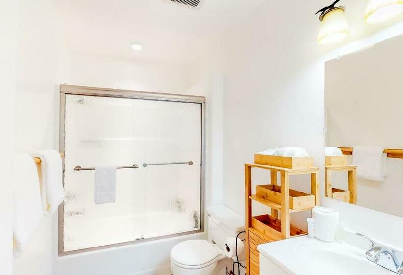 带2个卧室的公寓, Pinewood Delightful Retreat