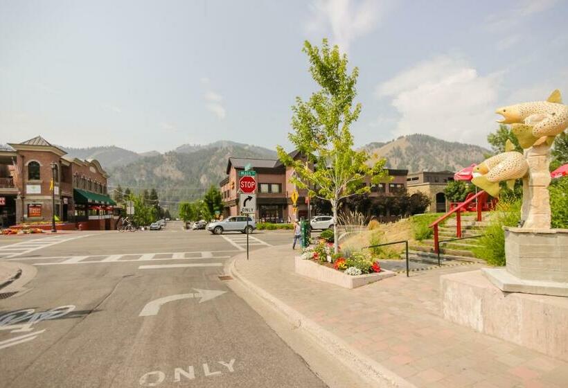 شقة غرفتين, Pinewood Delightful Retreat