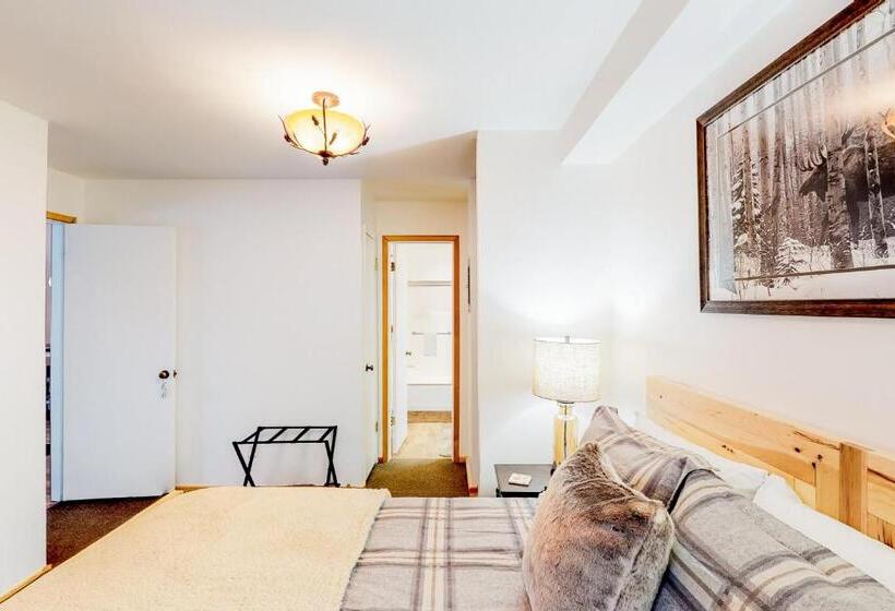 带2个卧室的公寓, Pinewood Delightful Retreat