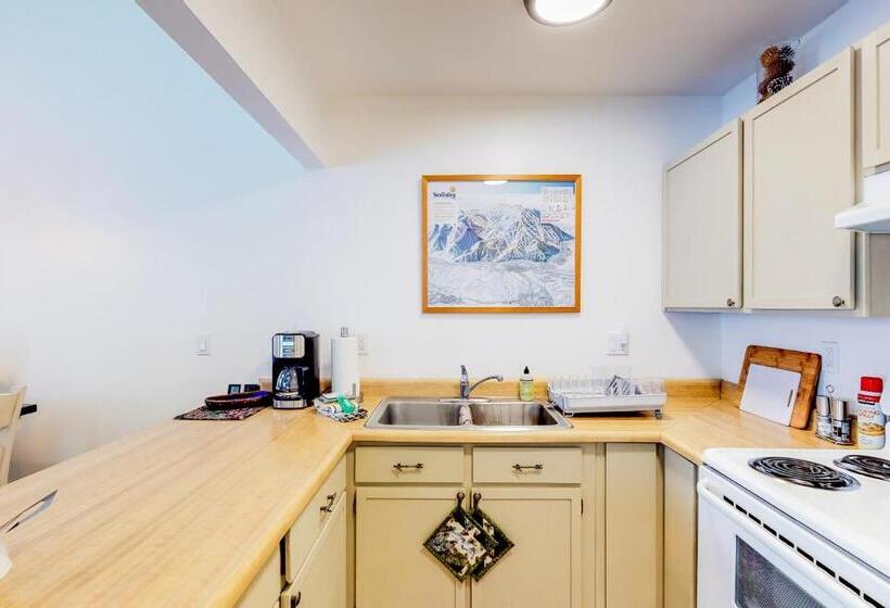 带2个卧室的公寓, Pinewood Delightful Retreat