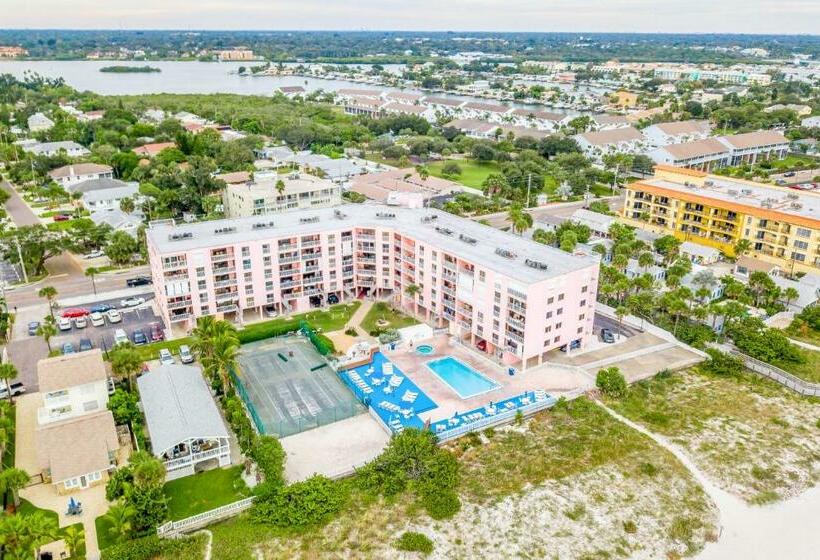 침실 3개 아파트, Reef Club 306