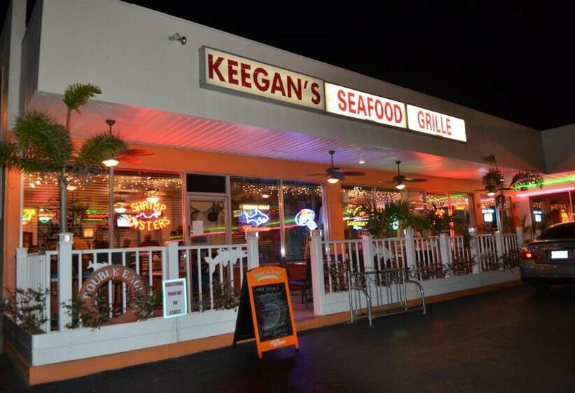 침실 3개 아파트, Reef Club 306