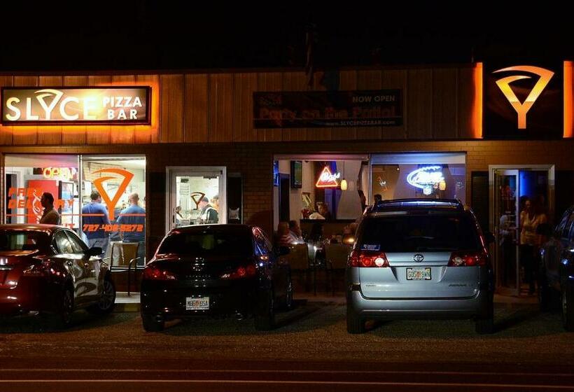 침실 3개 아파트, Reef Club 306