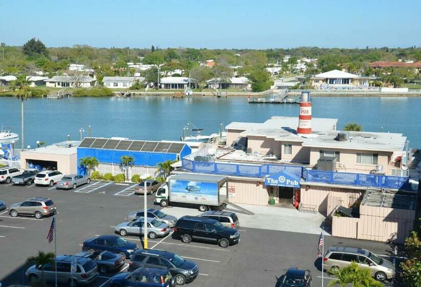 침실 3개 아파트, Reef Club 306