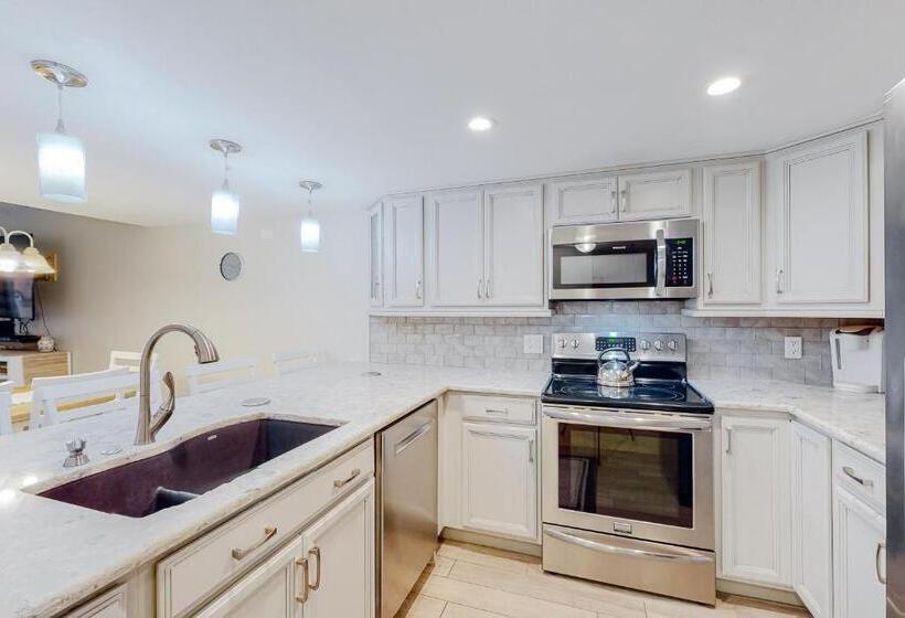 침실 3개 아파트, Reef Club 306