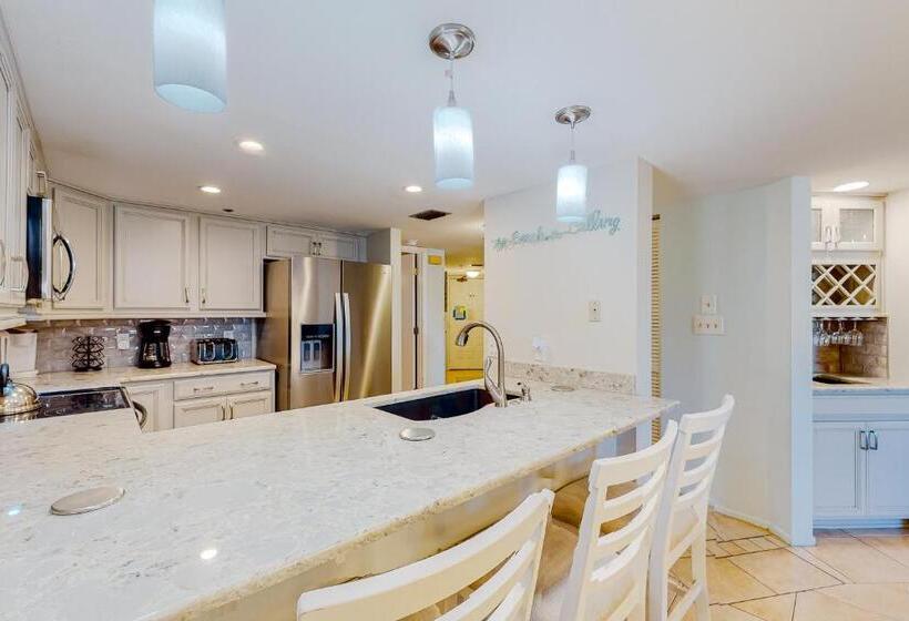 침실 3개 아파트, Reef Club 306