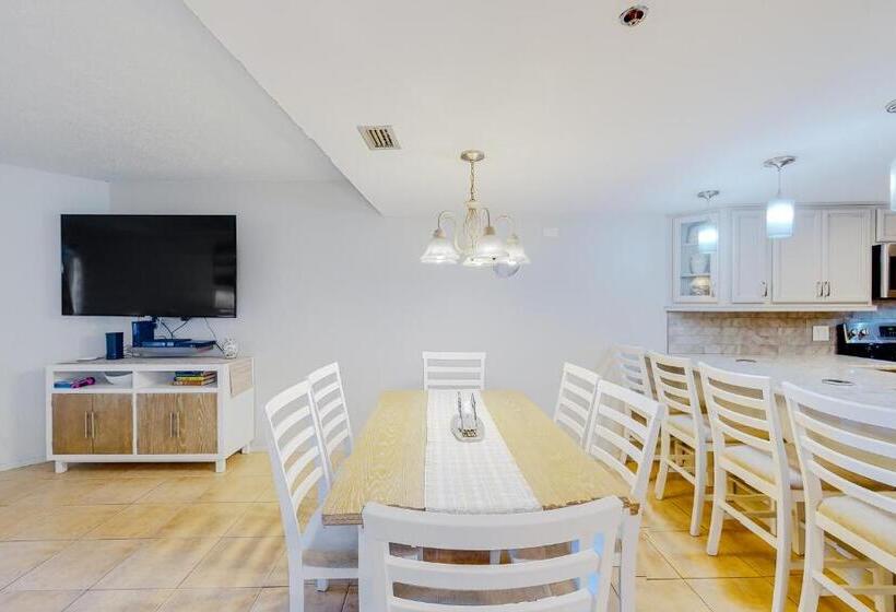 침실 3개 아파트, Reef Club 306