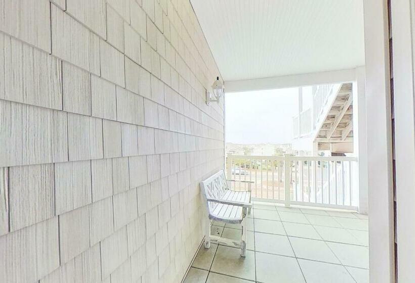 침실 1개 아파트, Pelican S Watch