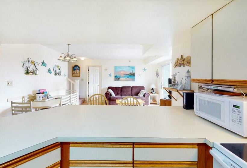 침실 2개 아파트, Surfcrest 201