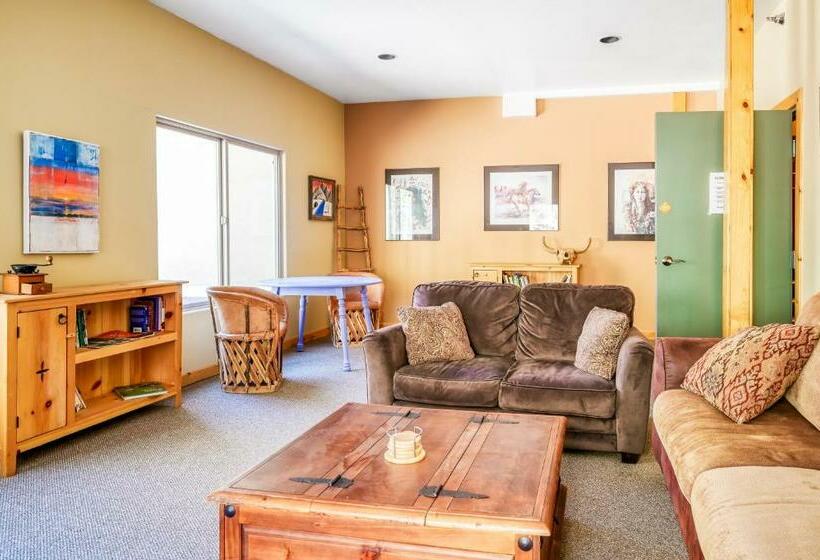 شقة غرفة واحدة, Sweet Retreat