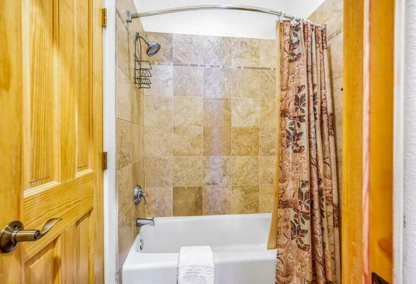 شقة غرفة واحدة, Sweet Retreat