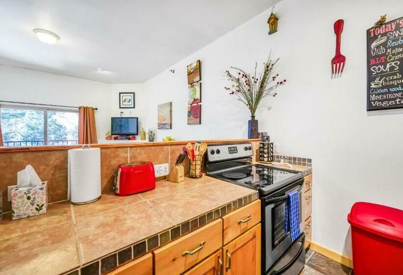 شقة غرفة واحدة, Sweet Retreat