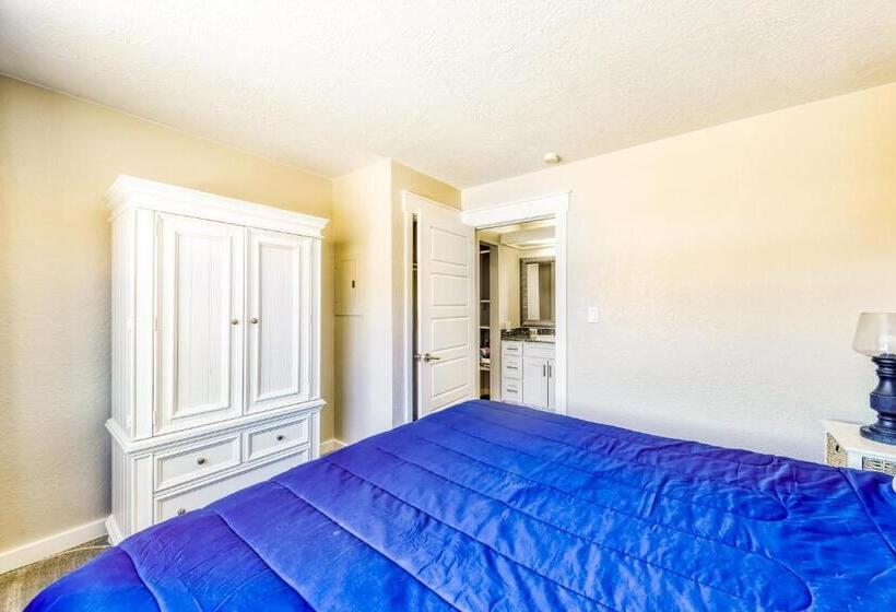 شقة غرفة واحدة, The Mall #203