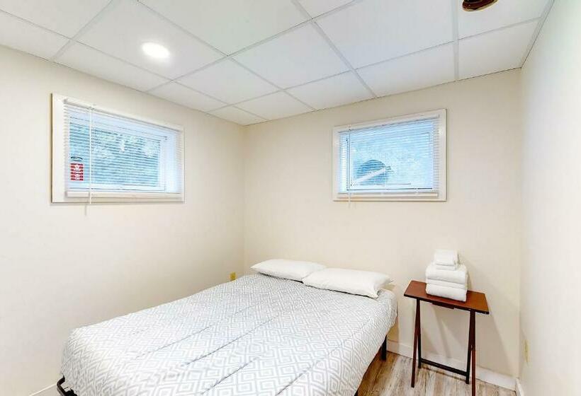 침실 2개 아파트, Modern Log Chalet   Lower Unit