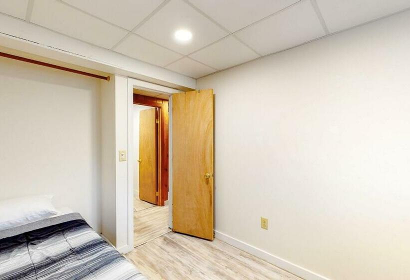 침실 2개 아파트, Modern Log Chalet   Lower Unit