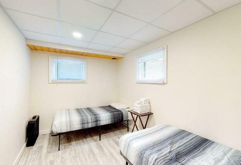 침실 2개 아파트, Modern Log Chalet   Lower Unit