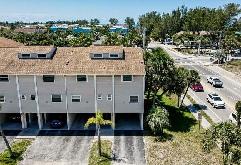 شقة غرفتين, Beach & Gulf Escape