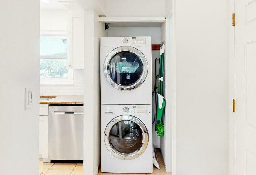 شقة غرفتين, Beach & Gulf Escape