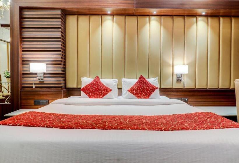 סוויטה דלוקס, Gurudev Grand