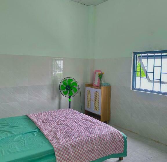 اتاق استاندارد با تخت بزرگ, Homestay Tuyết Trinh