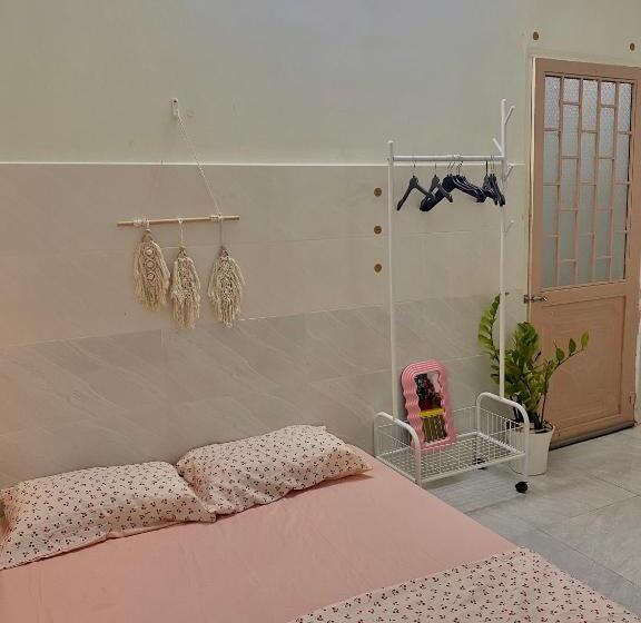 اتاق استاندارد با تخت بزرگ, Homestay Tuyết Trinh