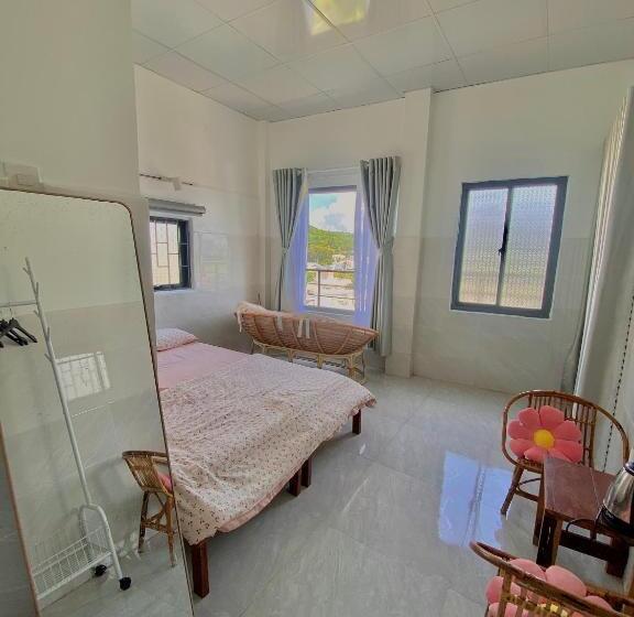 استودیو استاندارد با بالکن, Homestay Tuyết Trinh