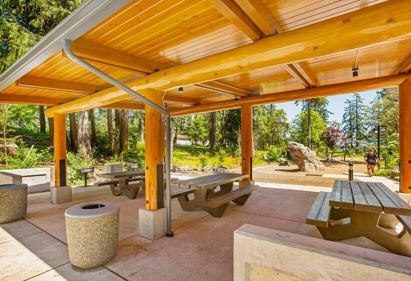 شقة غرفة واحدة, Tides Out Loft