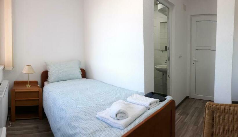 اتاق استاندارد یک نفره, Apartments&rooms Mido