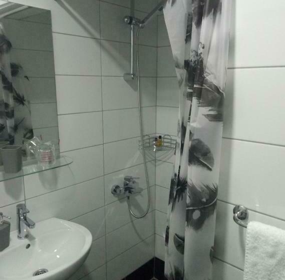 اتاق استاندارد سه نفره, Apartments&rooms Mido