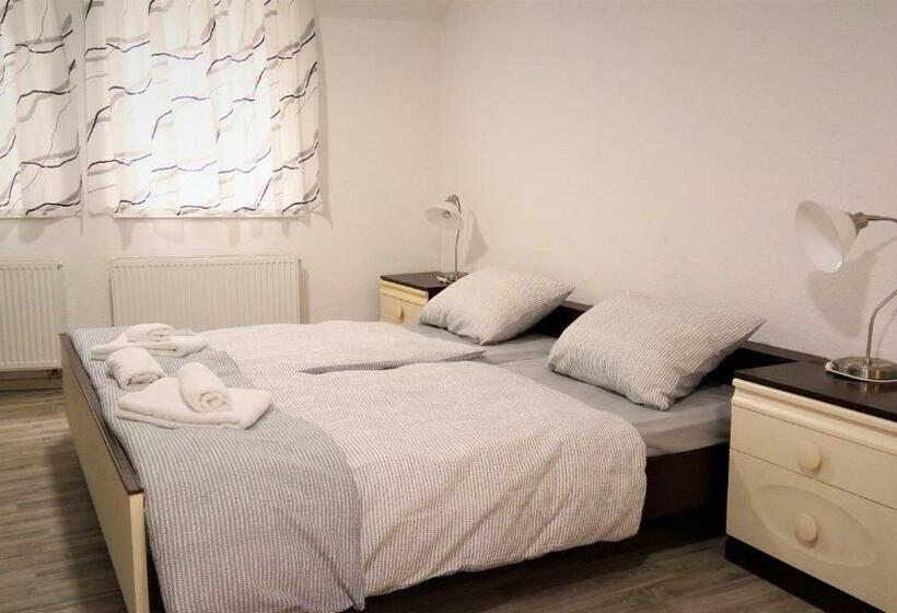 اتاق استاندارد سه نفره, Apartments&rooms Mido