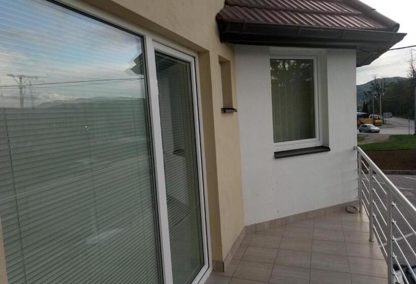 اتاق لوکس با بالکن, Apartments&rooms Mido