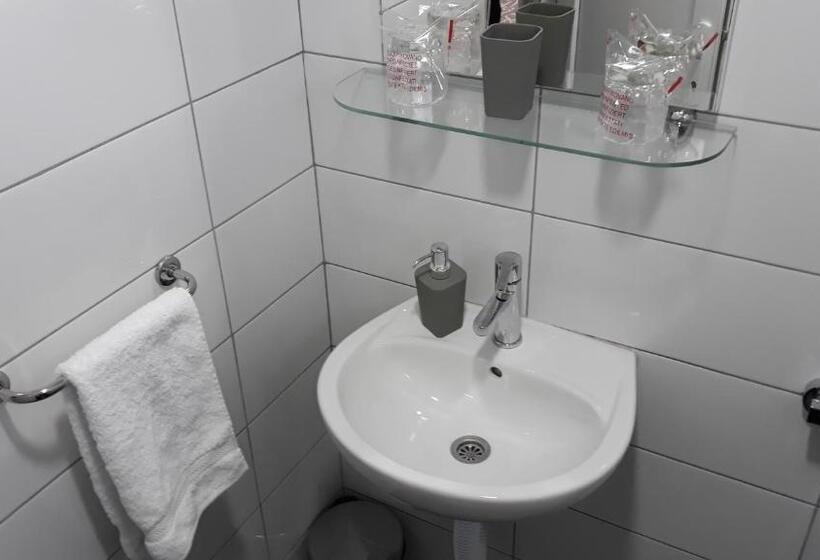 اتاق لوکس با بالکن, Apartments&rooms Mido