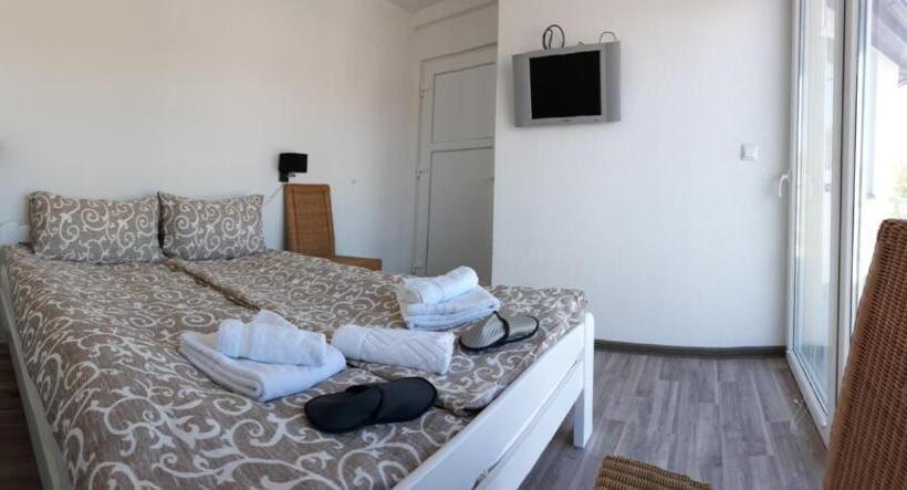 اتاق لوکس با بالکن, Apartments&rooms Mido