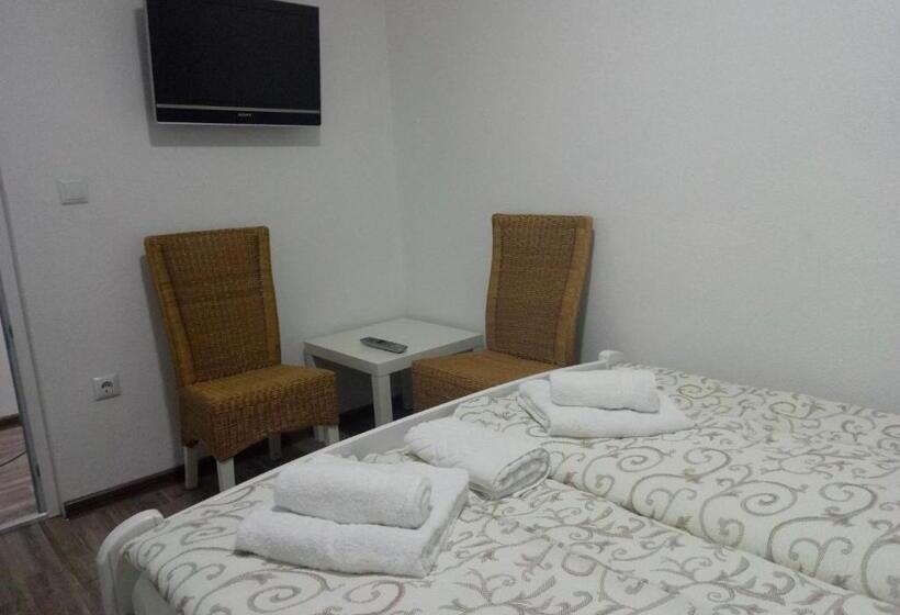 اتاق استاندارد, Apartments&rooms Mido