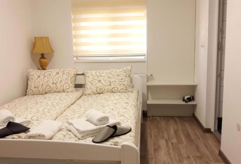 اتاق استاندارد, Apartments&rooms Mido