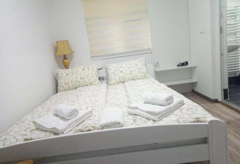 اتاق استاندارد, Apartments&rooms Mido