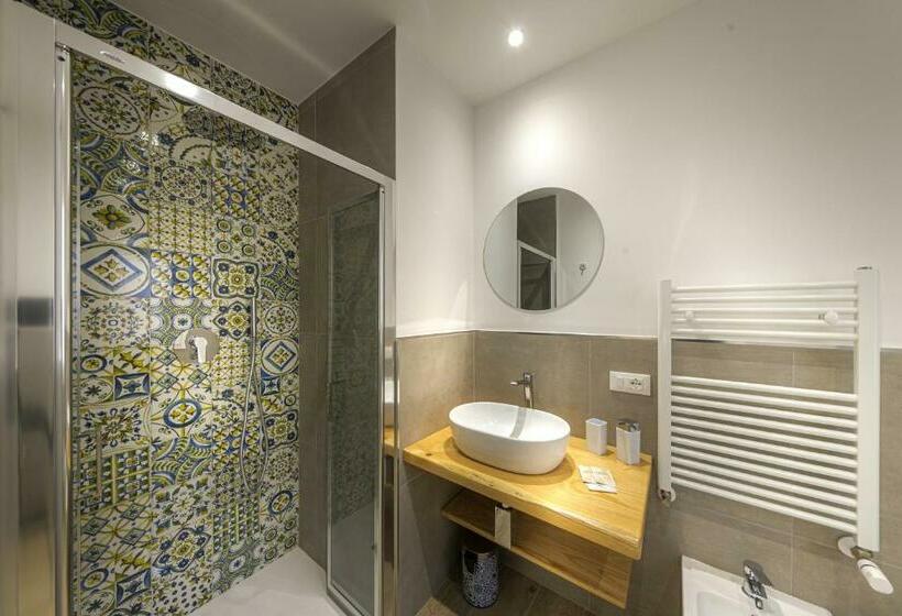 اتاق استاندارد با بالکن, Coresi Rooms