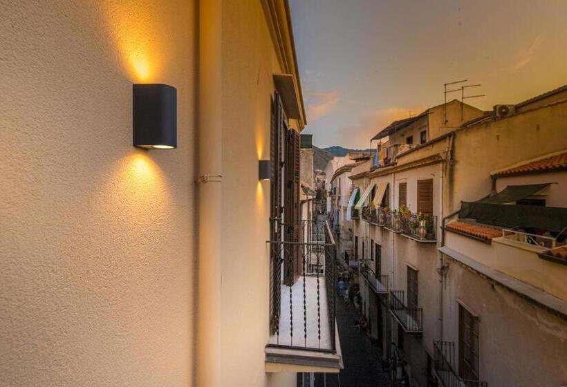 اتاق استاندارد سه تخته با بالکن, Coresi Rooms