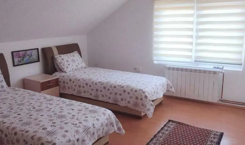 اتاق استاندارد سه تخته با بالکن, Visoko Room