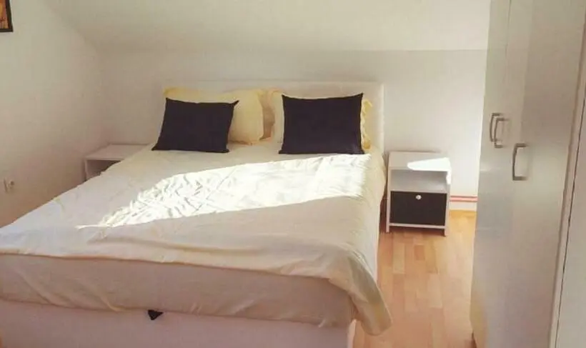 اتاق استاندارد, Visoko Room