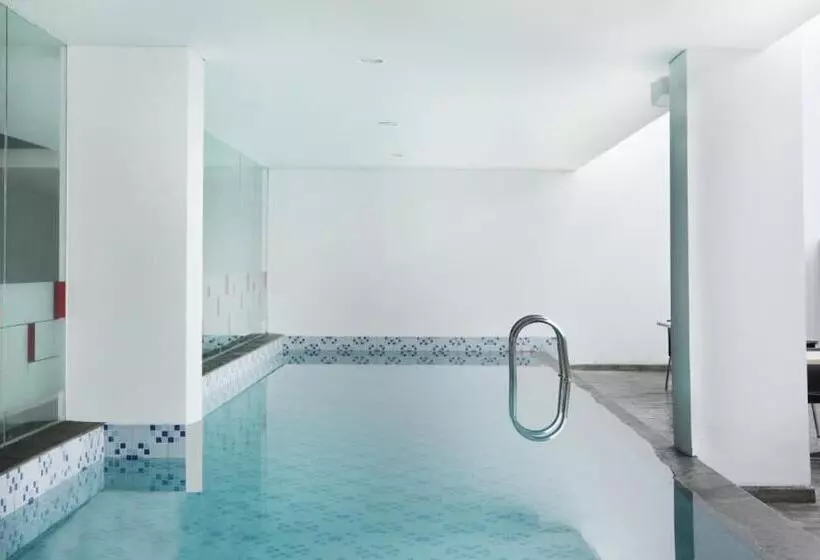 クイーンサイズベッドのスタンダードルーム, Amaris Hotel Malang