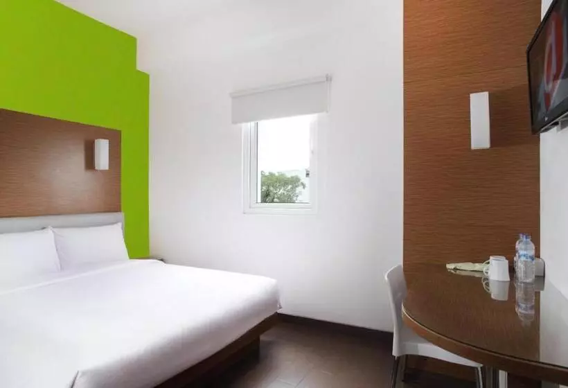 クイーンサイズベッドのスタンダードルーム, Amaris Hotel Malang
