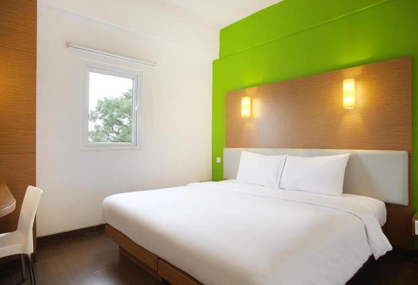 Номер Стандартный Кровать Куин, Amaris Hotel Malang