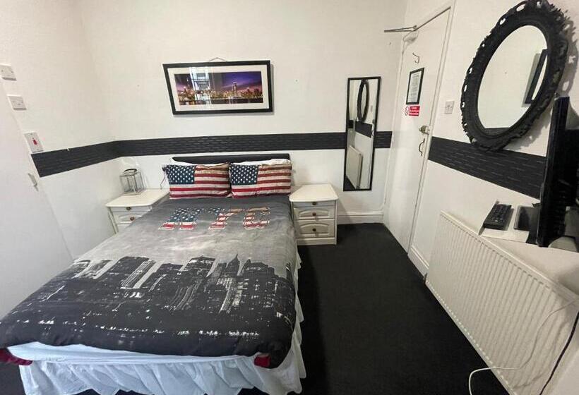 اتاق اکونومی, Manhattan