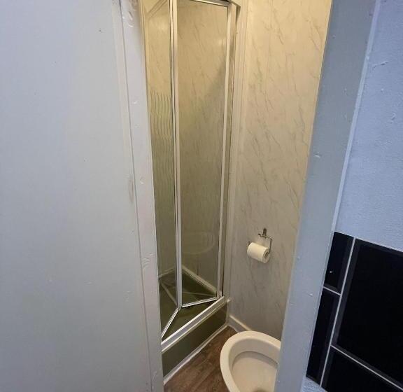 اتاق خانوادگی, Manhattan