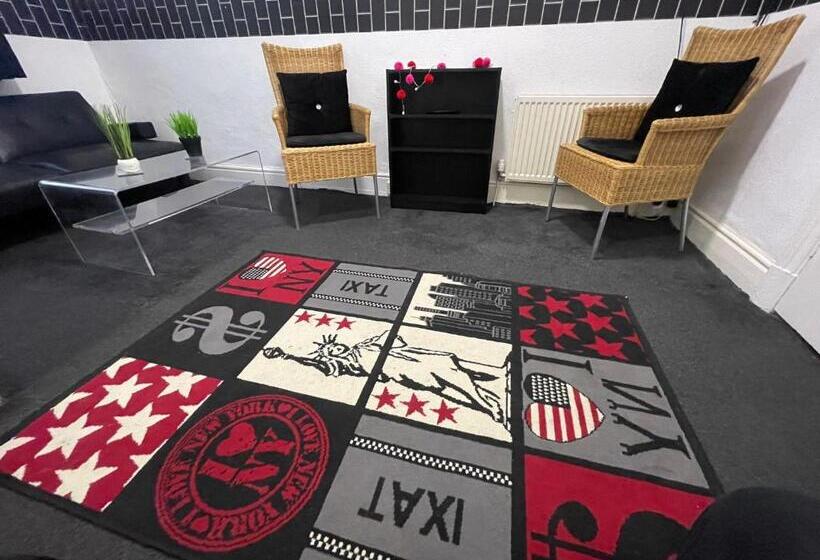 اتاق خانوادگی, Manhattan