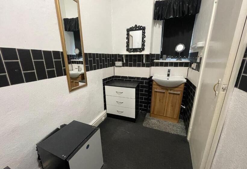 اتاق خانوادگی, Manhattan