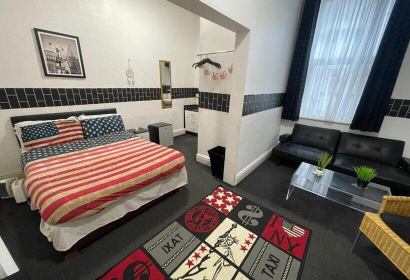 اتاق خانوادگی, Manhattan