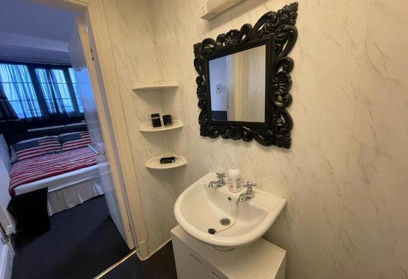 اتاق استاندارد سه نفره, Manhattan