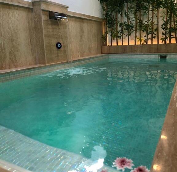 Suite with Pool, Bay C